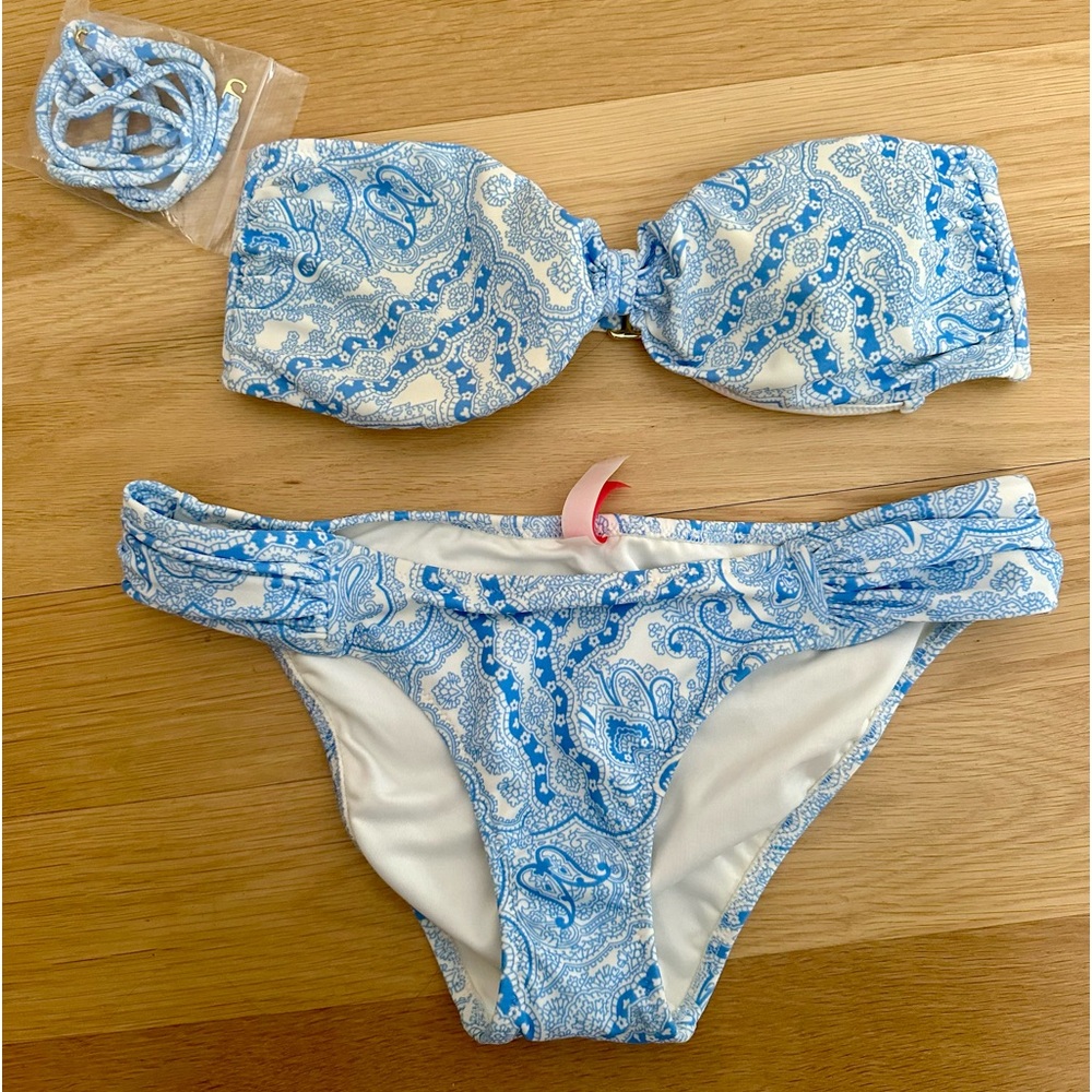 NWOT Victoria’s Secret paisley print bikini